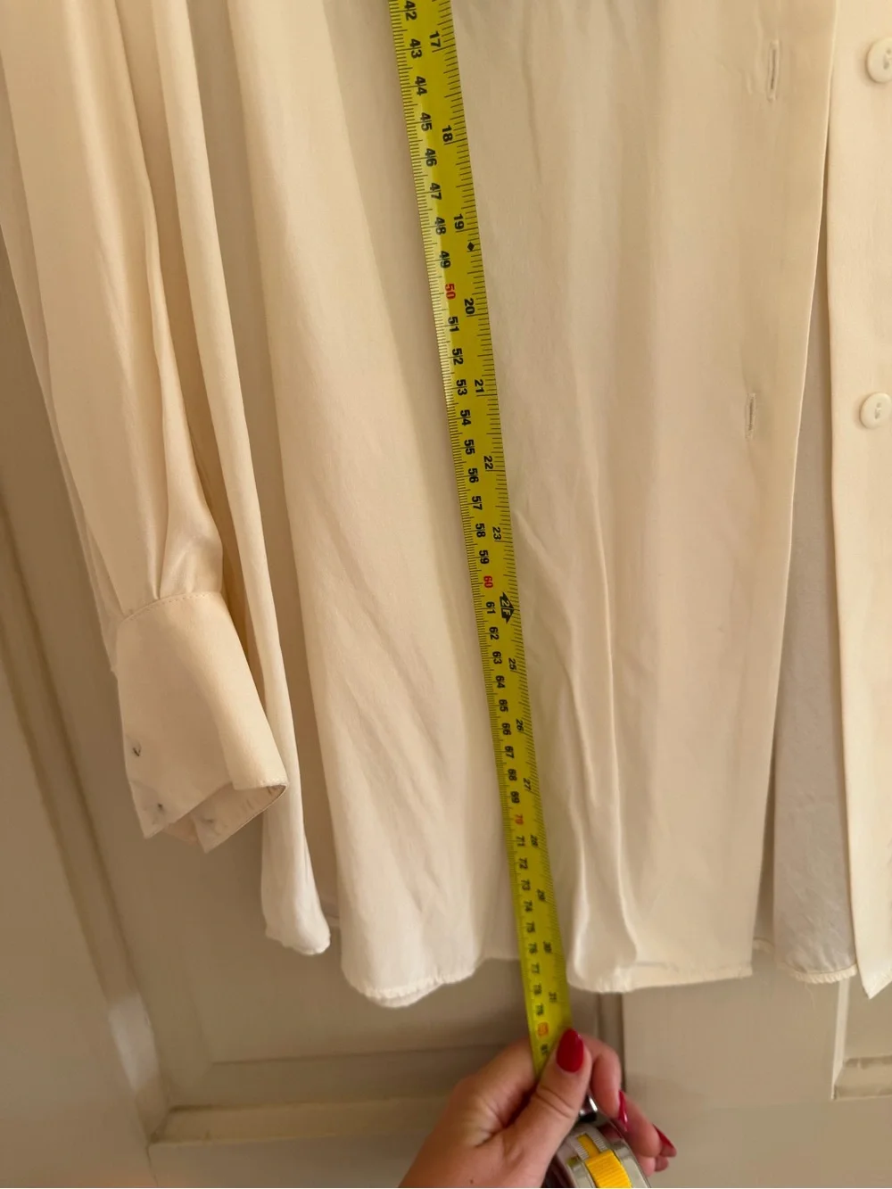 Carmen Marc Valvo Cream Silk-Look Collared Blouse - Picture 5 of 6